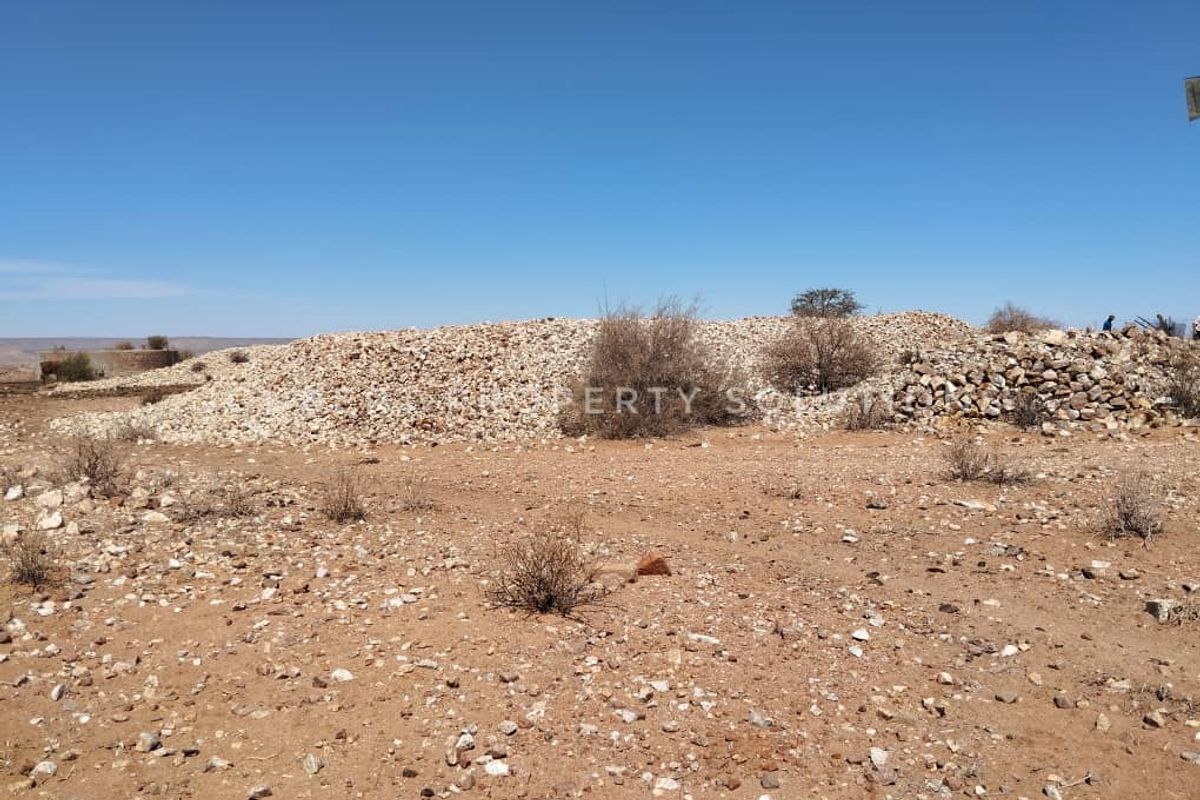 BEAUTIFULL HUNTING / LIVESTOCK / MINING FARM FOR SALE IN THE SOUTH OF NAMIBIA – ARIAMSVLEI DISTRICT - Photo 5