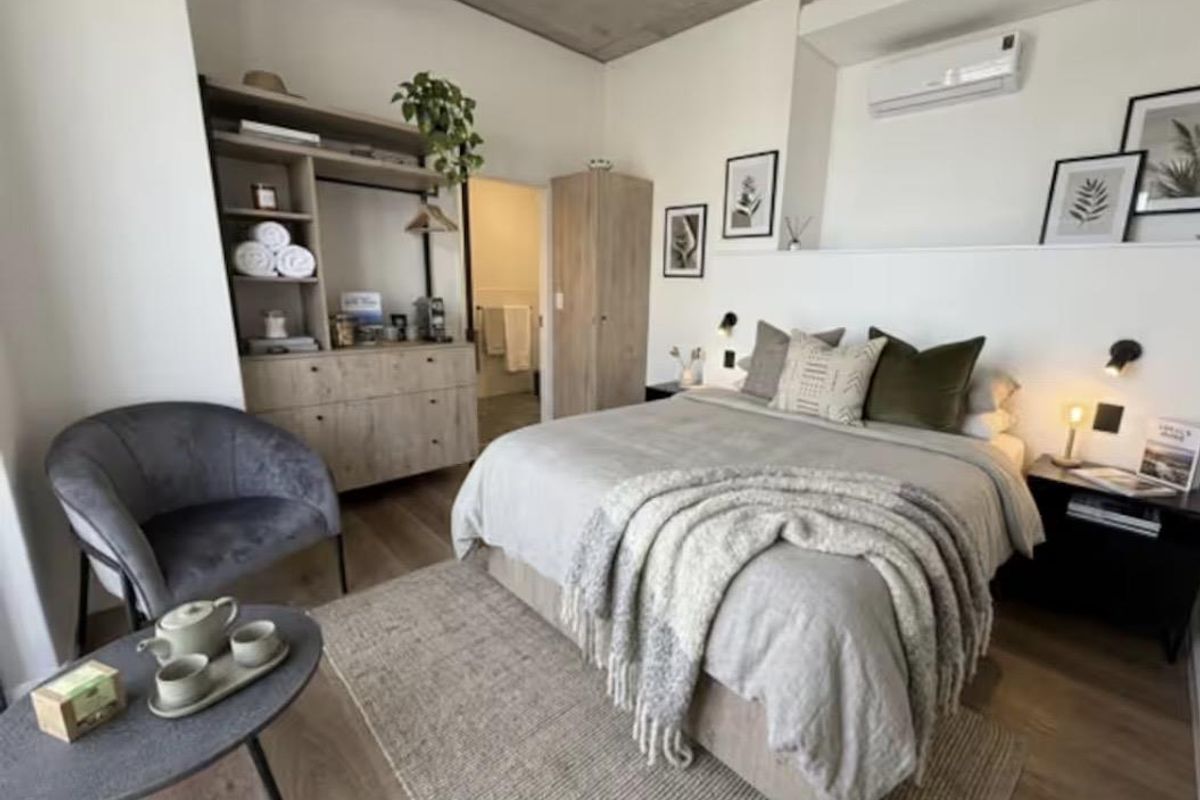 Premium Sea Point apartment | Rooftop pool + Gym - Photo 2