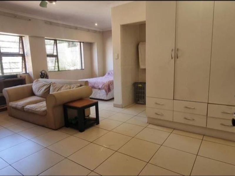 4 Bedroom House for Sale - Photo 9
