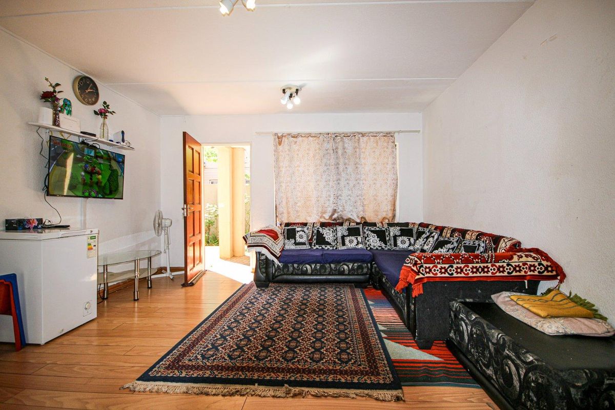 Ground Floor Gem in Highgate: Ideal for Peaceful Living! - Photo 3