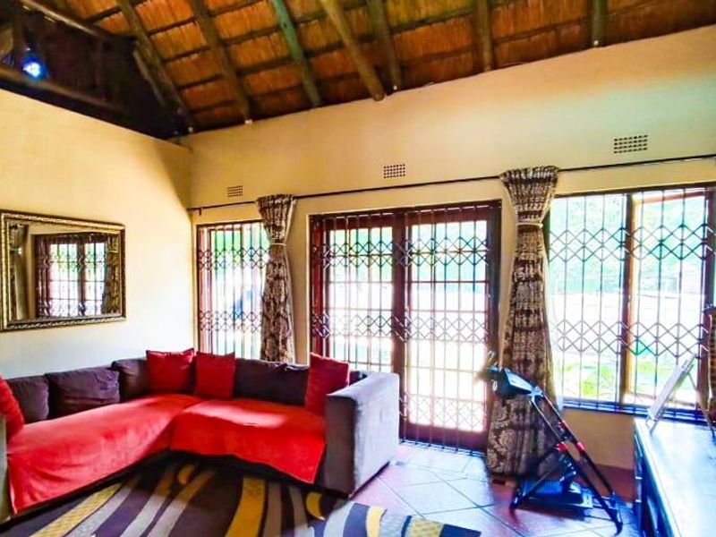 Phenomenal family house for a large family - Photo 10