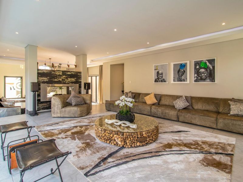 Stunning Home For Sale In Waterfall Country Estate - Photo 9