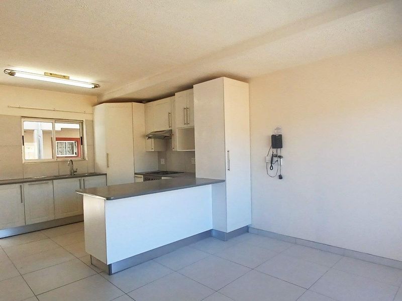 RETIREMENT VILLAGE - One Bedroom Apartment N$1 150 000million - Photo 4