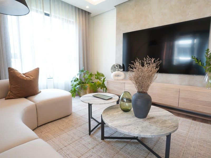 Luxury Fully Furnished 2-Bedroom Apartment - Photo 8