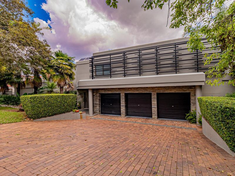 5 Bedroom House to Rent in Dainfern Golf Estate - Photo 2
