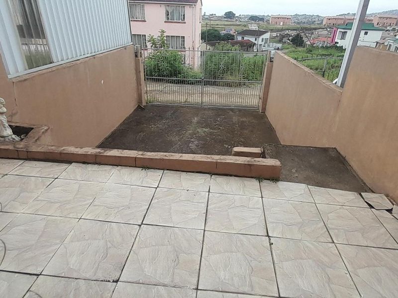 Charming 2-Bedroom Duplex for Sale in Westham, Phoenix - Photo 8