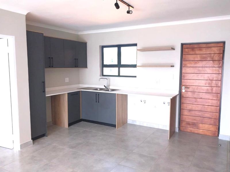 UPPER FLOOR 2 BEDROOM UNIT WITH BALCONY NOW AVAILABLE TO RENT IN OLYMPUS - Photo 4