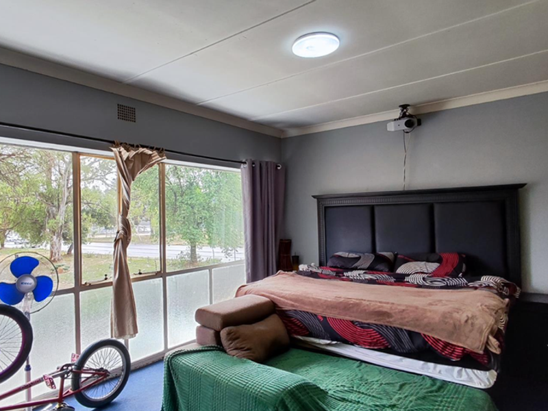 This lovely unit is up for grabs! Perfect for first time home buyers or start up family. - Photo 8