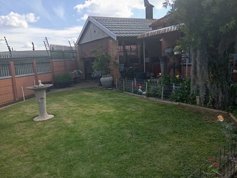 3 Bedroom House For Sale in Vanderbijlpark CE 2 - Photo 3