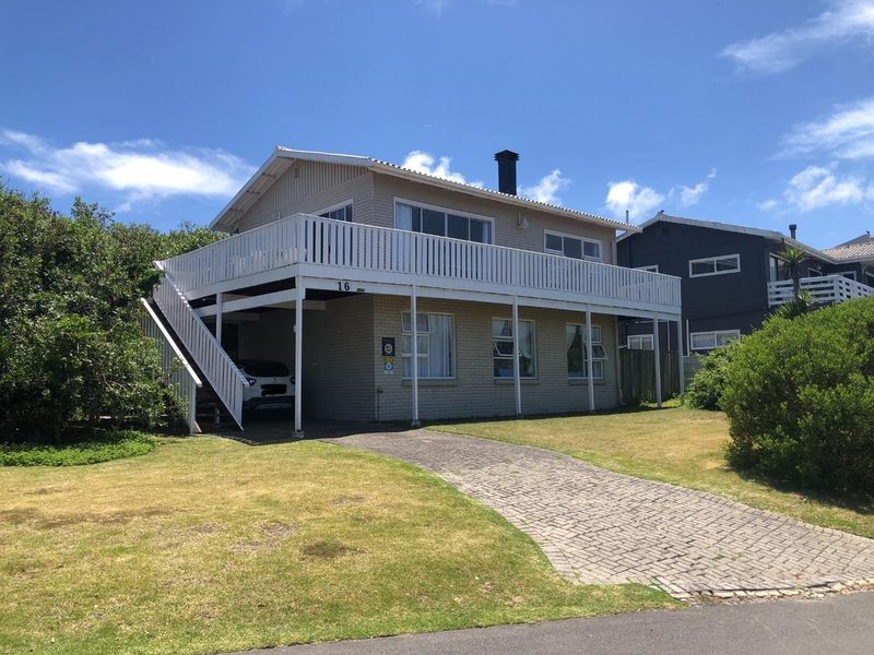 Furnished Coastal Retreat with Panoramic Ocean Views in Vermont - Photo 4