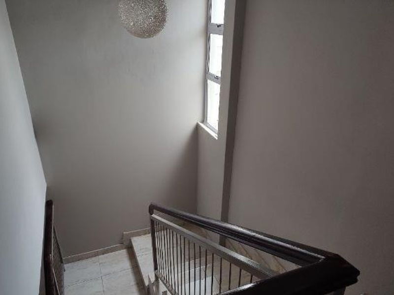 THATCHFIELD HILL - 4 BEDROOM HOUSE WITH STAFF QUARTERS - Photo 9