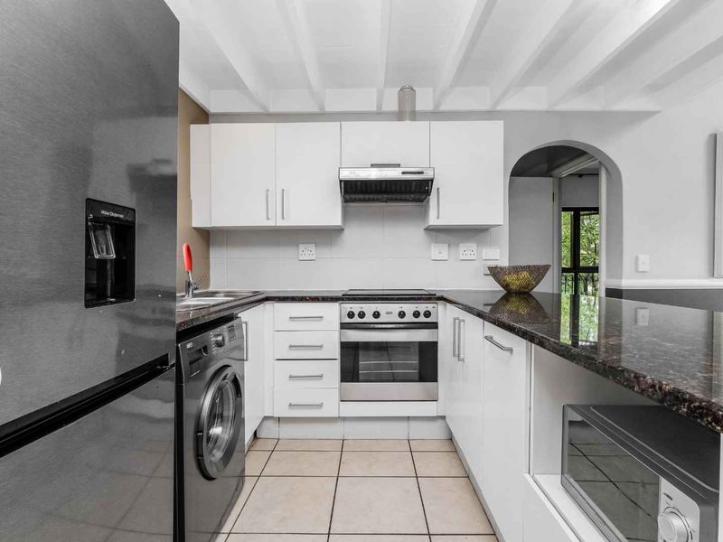 DELIGHTFUL 1 BED 1 BATH LOFT UNIT FOR SALE IN LONEHILL VILLAGE ESTATE - Photo 3