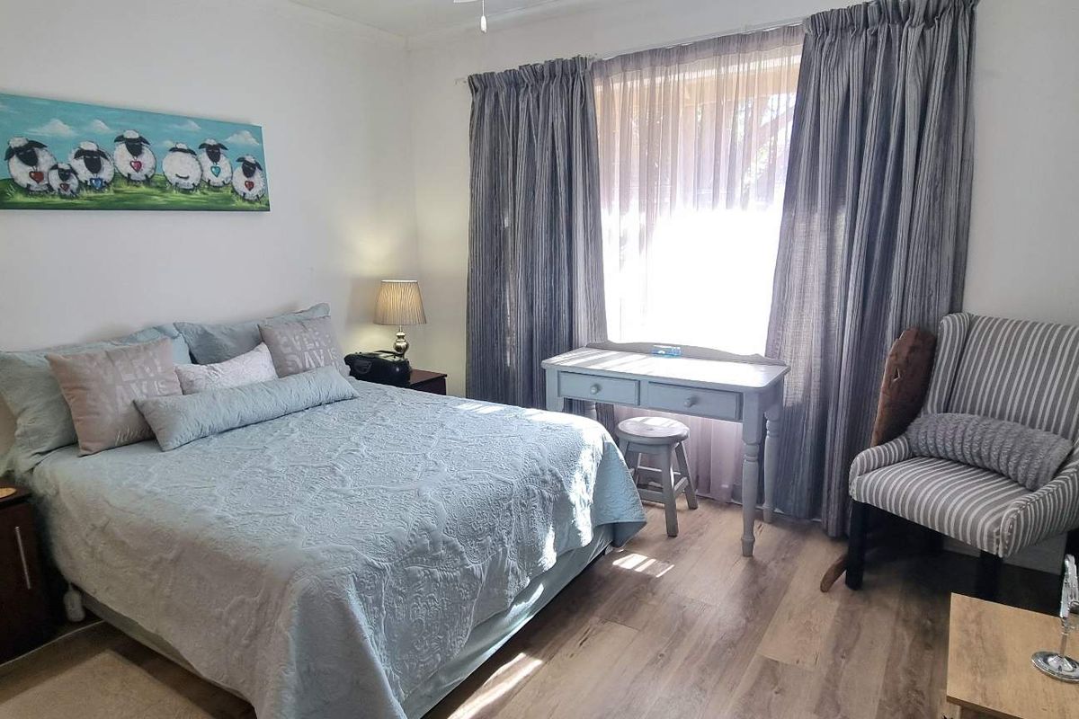 MOVE-IN-READY GEM - Photo 4