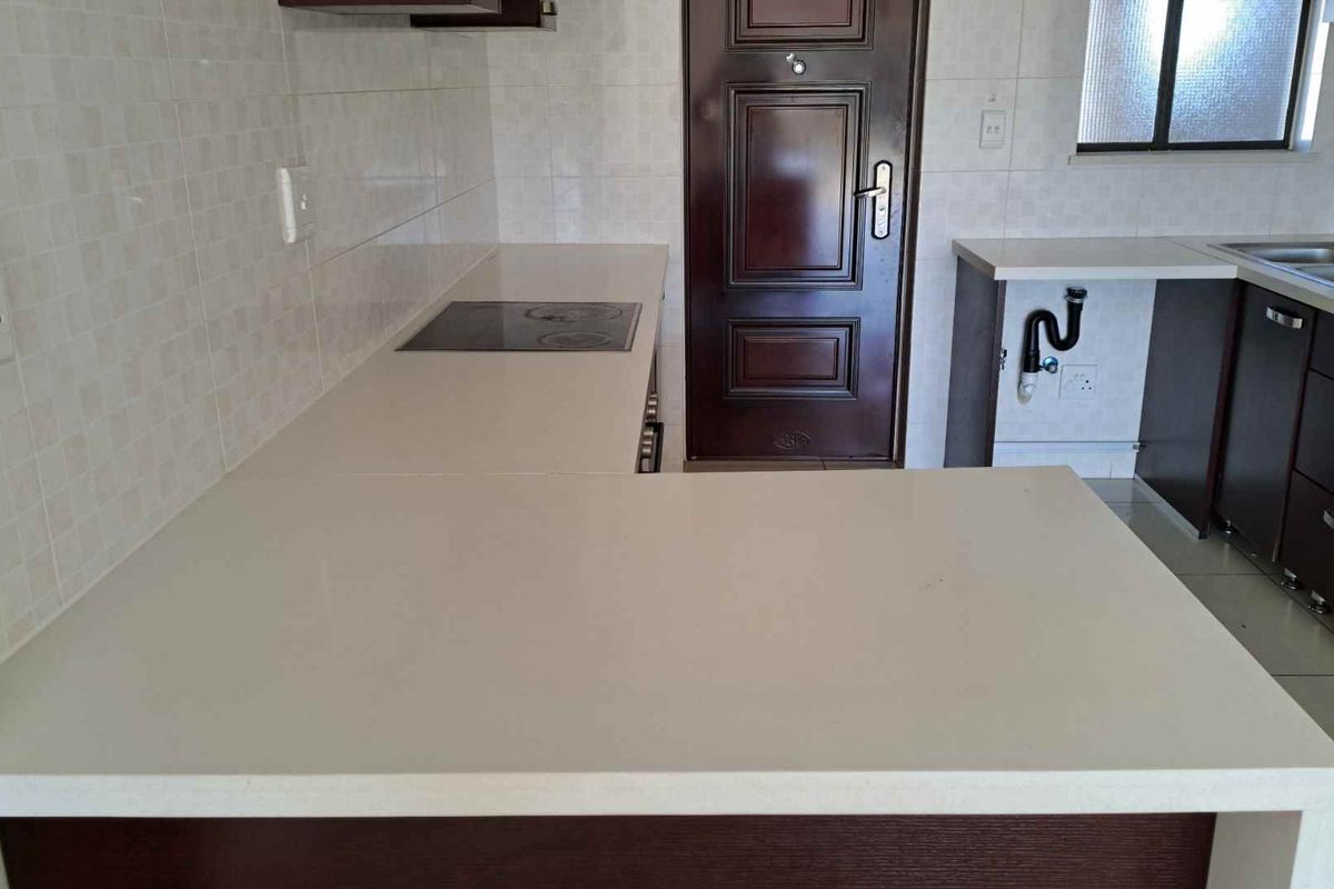 Executive 2-Bedroom Apartment with North-Facing Views in Lake Xanadu, Midrand - Photo 5