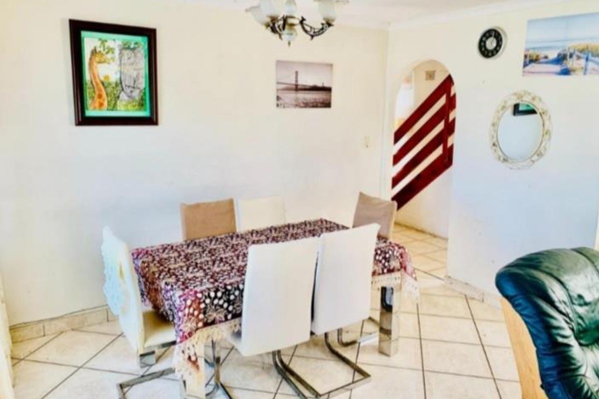 Charming 3 Bedroom Home with Modern Amenities - Photo 4