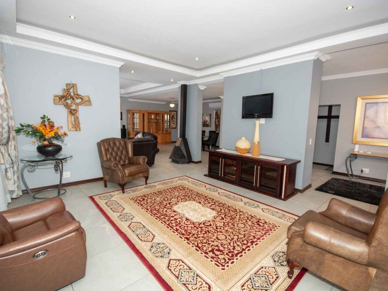 Luxury Living in Meyersdal Nature Estate - Photo 4