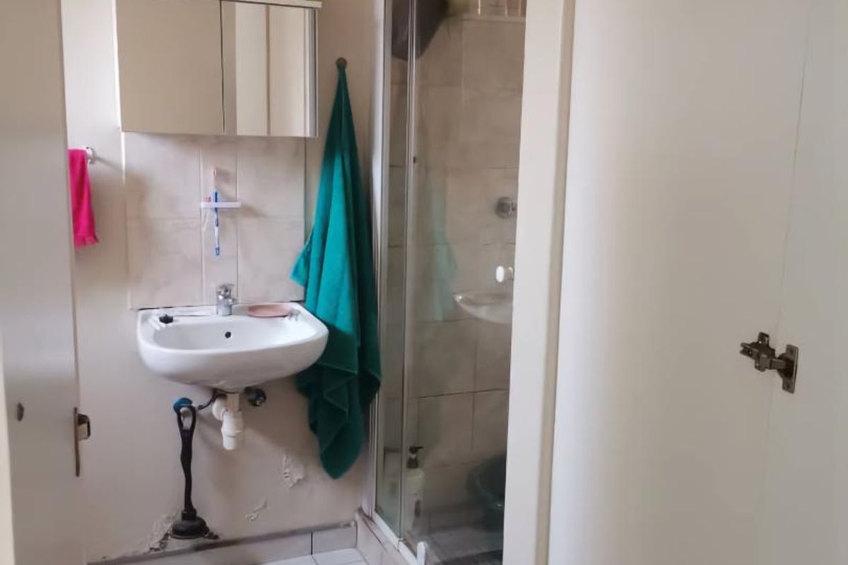 NEAT AND AFFORDABLE 2 BEDROOM FLAT FOR SALE IN MONDESA SWAKOPMUND - Photo 4