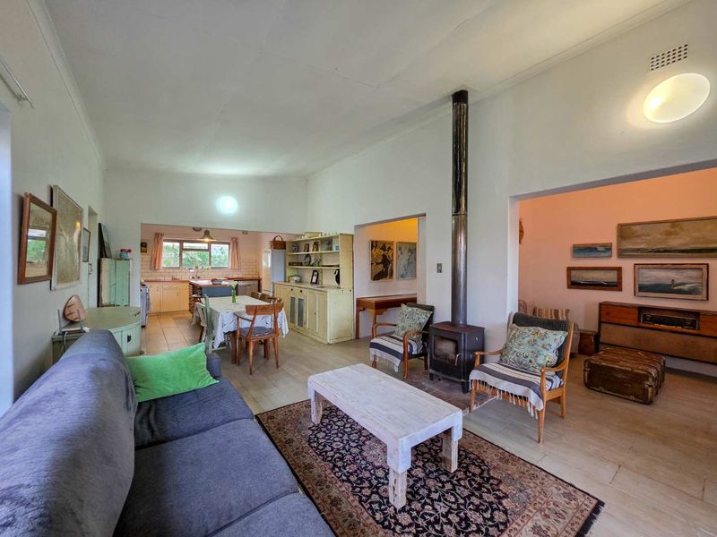 Harbour Area Family Home – Endless Potential in a Prime Stilbaai West Location. - Photo 5