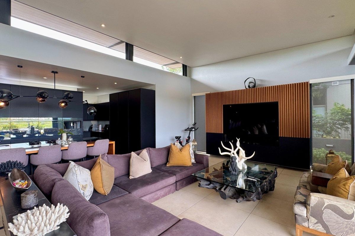 A stunning freestanding furnished home in secure estate in Sibaya!!! - Photo 4