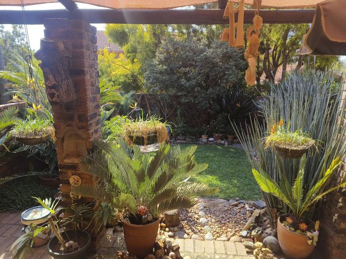 Property #2392866, Townhouse For Sale in Silverton