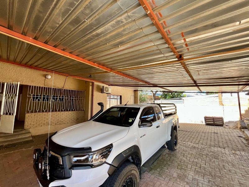 House for Sale in Okahandja – Spacious 4 Bedroom Home with Garages | N$2,000,000 - Photo 5