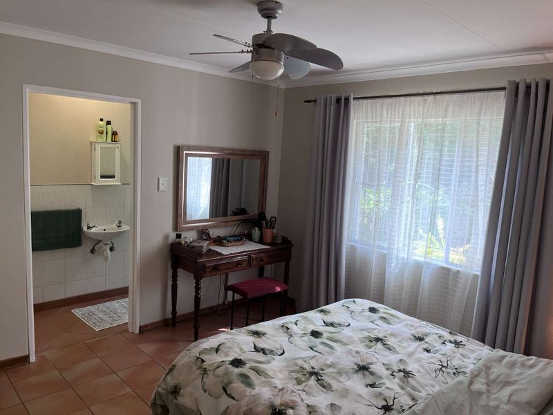 FULLY FURNISHED TOWNHOUSE Available for Rent - Photo 9