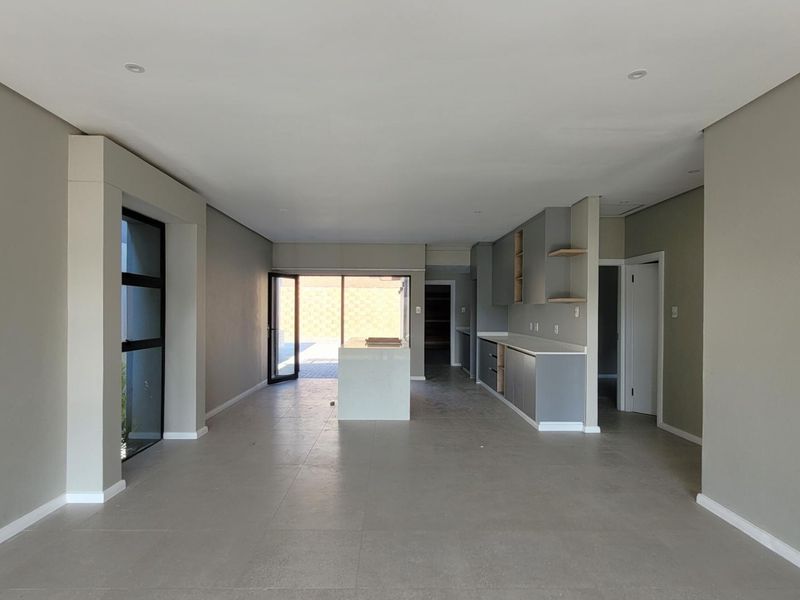 Palm Lakes Estate Rental - Photo 3