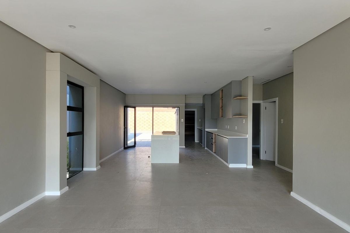 Palm Lakes Estate Rental - Photo 3