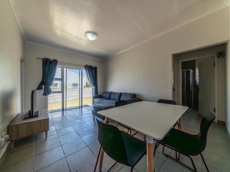 Furnished bedroom in four bedroom house - Photo 3