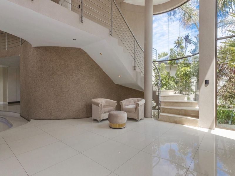 An Opulent Home Close to the Beach - Photo 6