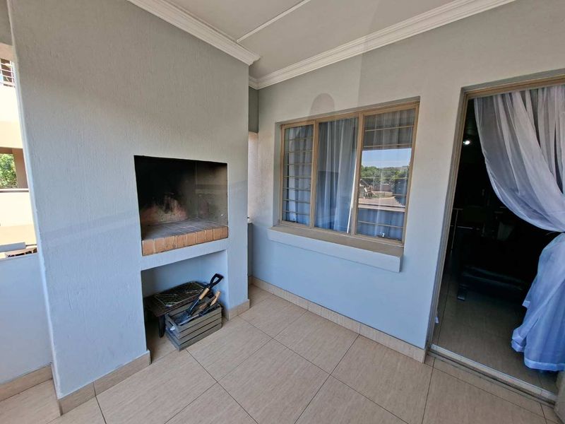 2 Bedroom Apartment For Sale - Photo 5