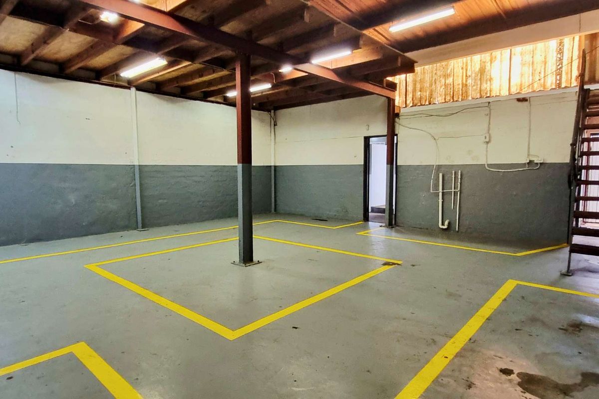 154m2 mini factory in Glen Anil with 3-phase power, airconditioned offices, fibre, and secure access. Ideal for hands-on SME operations. - Photo 2