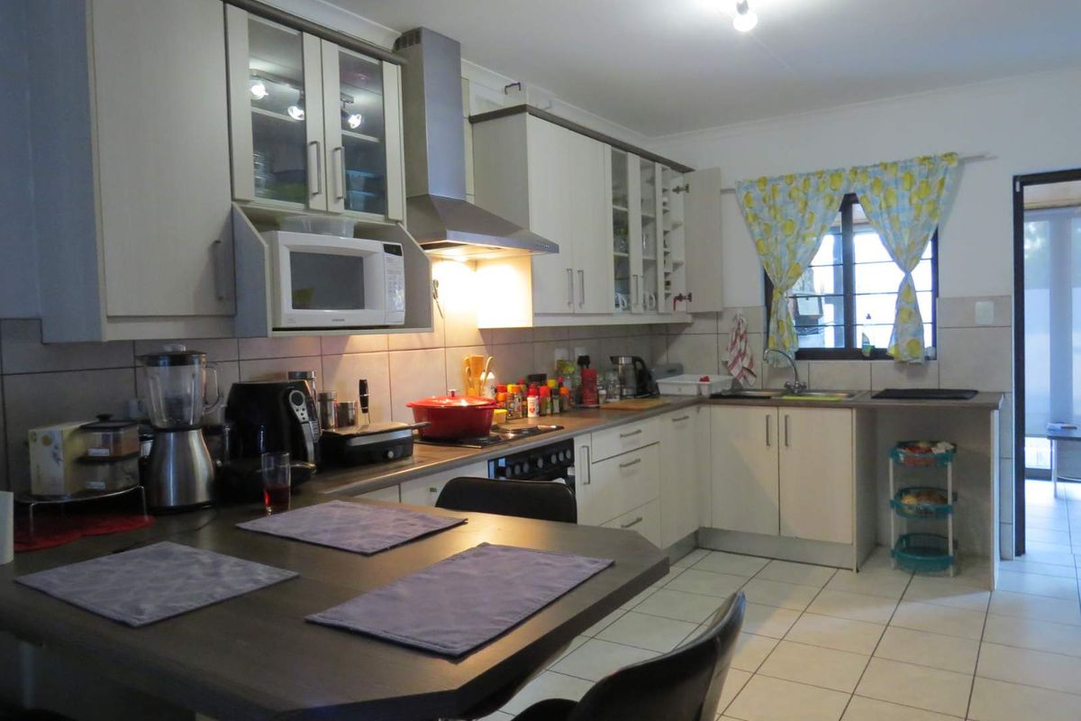 Townhouse For Sale in  Central Okahandja: Mountain Village - Photo 2