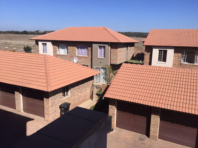 3 bedroom duplex unit in Hazeldean, Pretoria - Photo 7