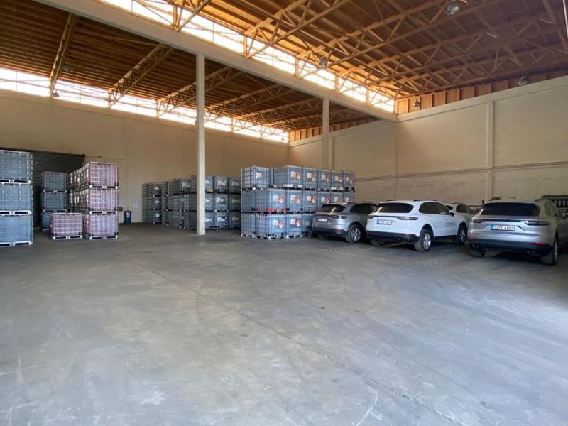 Walvis Bay harbour - Industrial facility with office building and 5 Warehouses - Photo 5