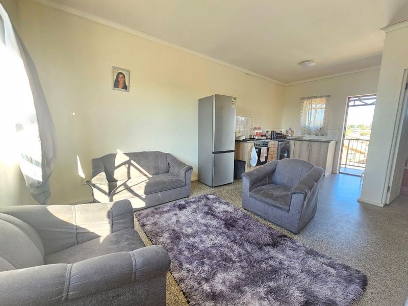 2 Bed 1 Bath Apartment in Arriza Apartments as investment or to use yourself. - Photo 2