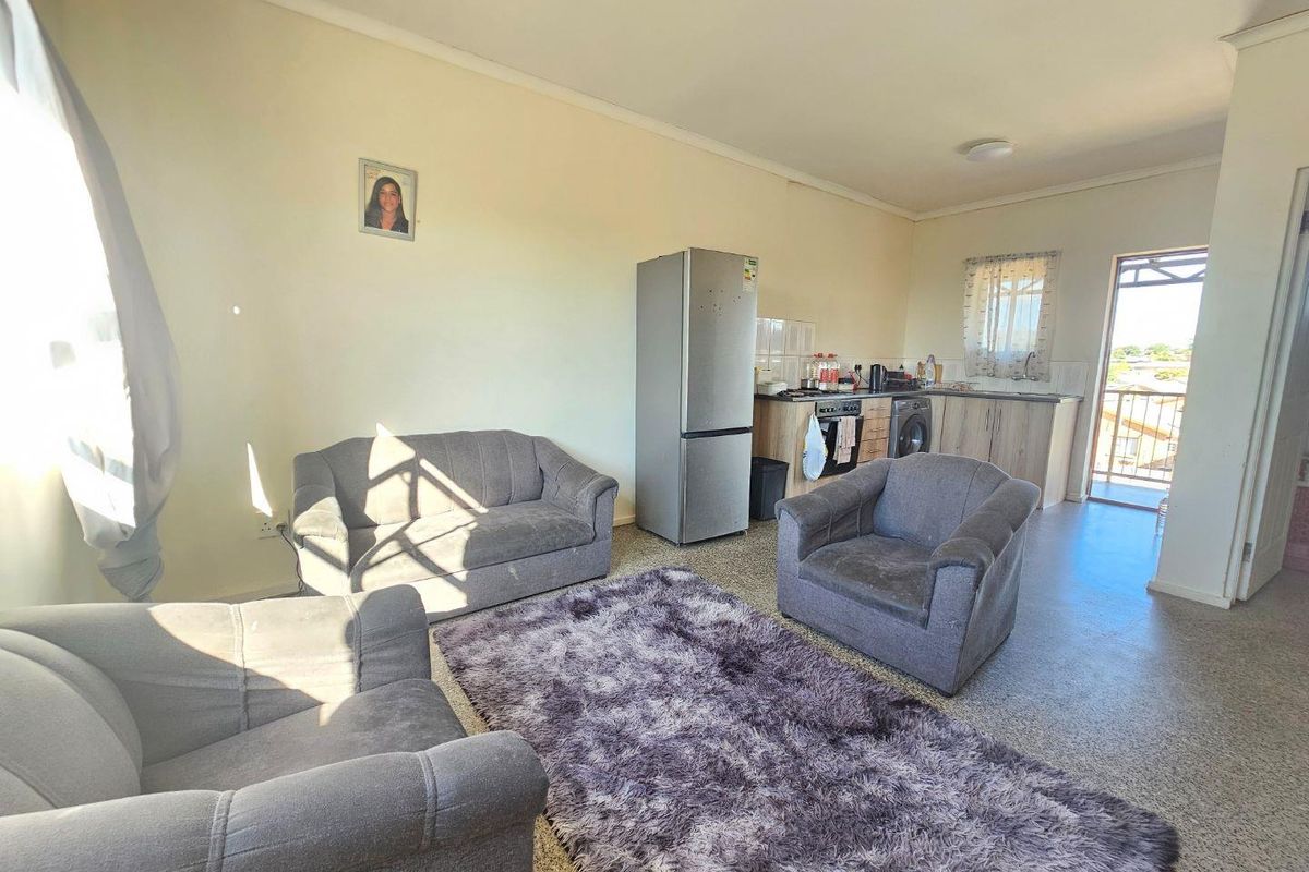 2 Bed 1 Bath Apartment in Arriza Apartments as investment or to use yourself. - Photo 2