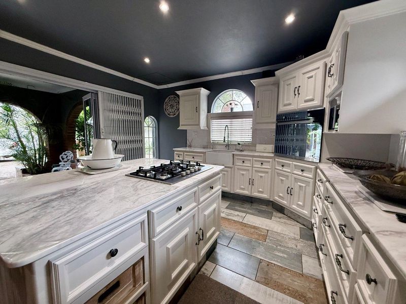 Beautiful 3 bedroom house with flat for sale in vryheid - Photo 2