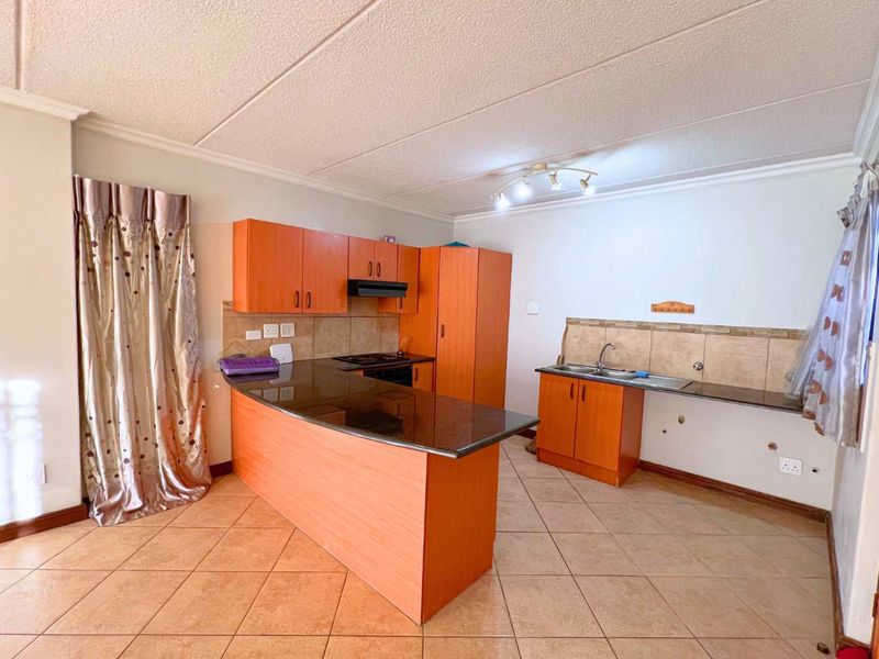 Three Bedroom townhouse in Montana - Photo 6