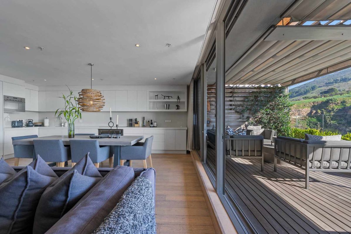 Modern Design Meets Effortless Living - Photo 3