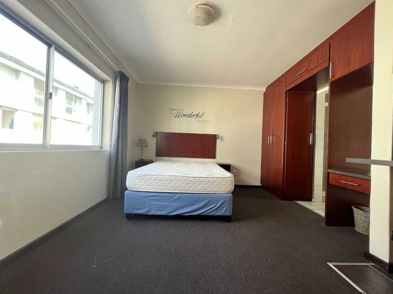 Bachelor flat to let in Summerstrand - Photo 8