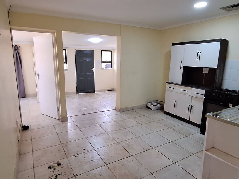 2 Bed Garden Flatlet including water - Crestview - Photo 8