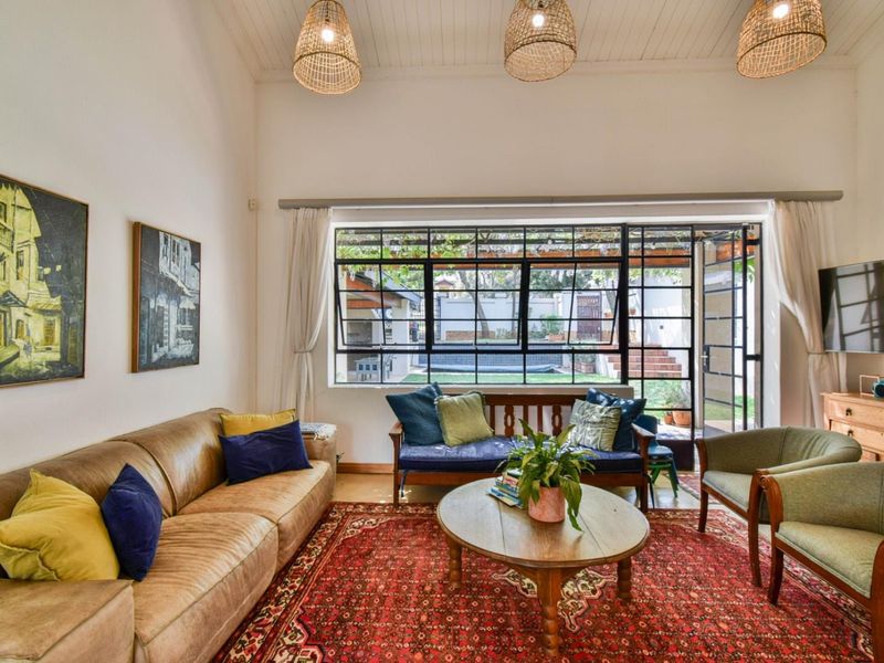 SUPERB AND MUCH LOVED HOME IN OLD FAERIE GLEN - Photo 5