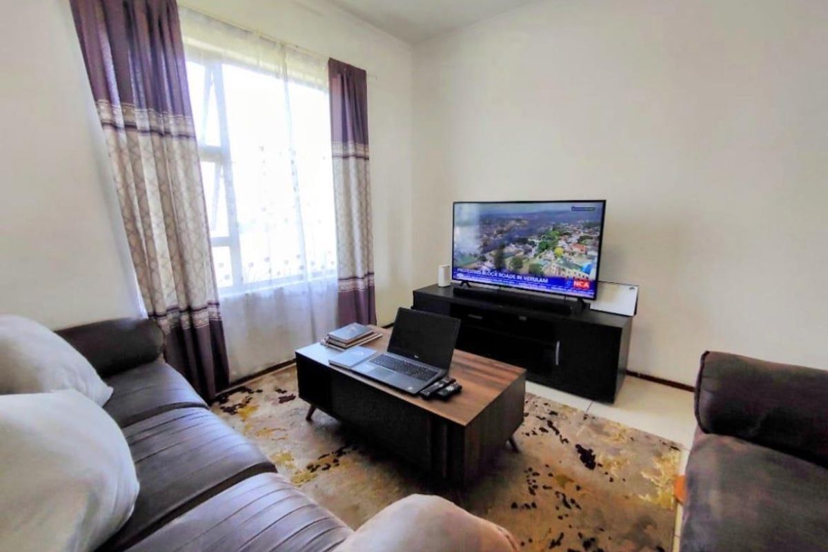Modern 1st floor 1-Bedroom Unit in Prestigious Parklands Estate (Parkrand, Boksburg) - Photo 4