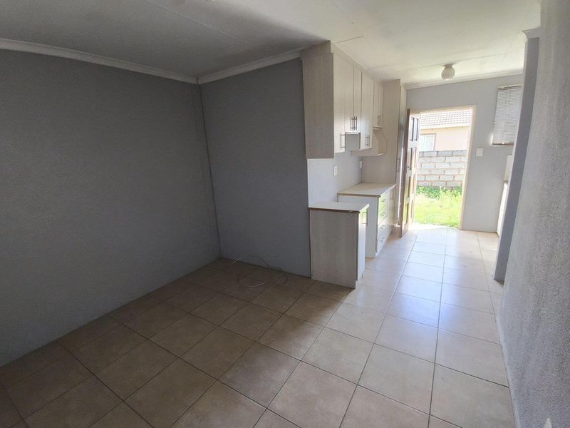Cozy 3-Bed, 1-Bath Family Home with Massive Yard & Endless Potential! - Photo 10