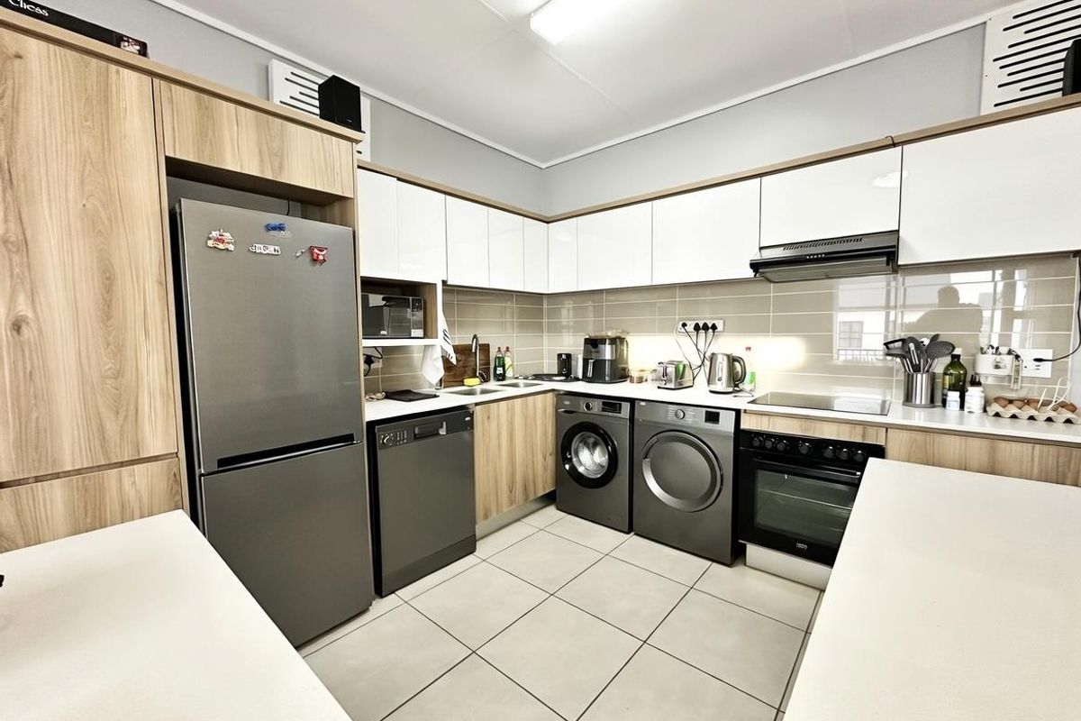 FULLY FURNISHED TWO BEDROOM APARTMENT FOR RENT - Photo 4