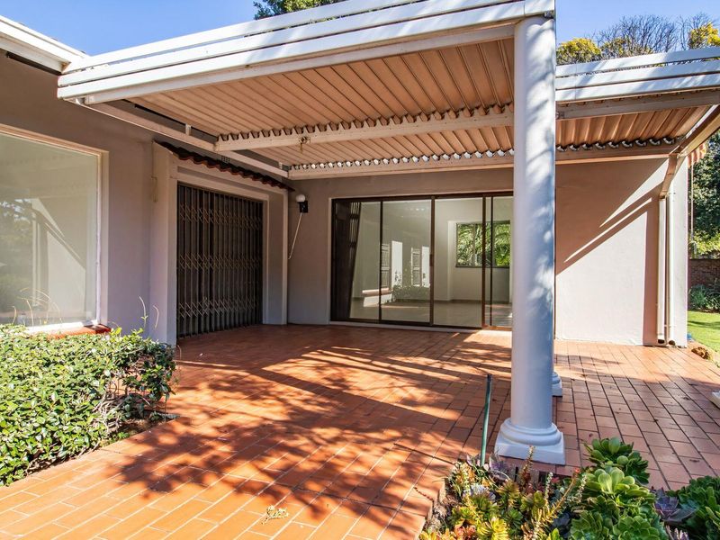 Spacious 4 Bedroom Family Home with Exceptional Living Areas in Fairland - Photo 6
