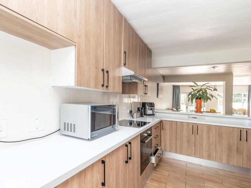 Seize This Gem: Stylish 2 Bedroom Duplex in Prime Quellerina! - Photo 5