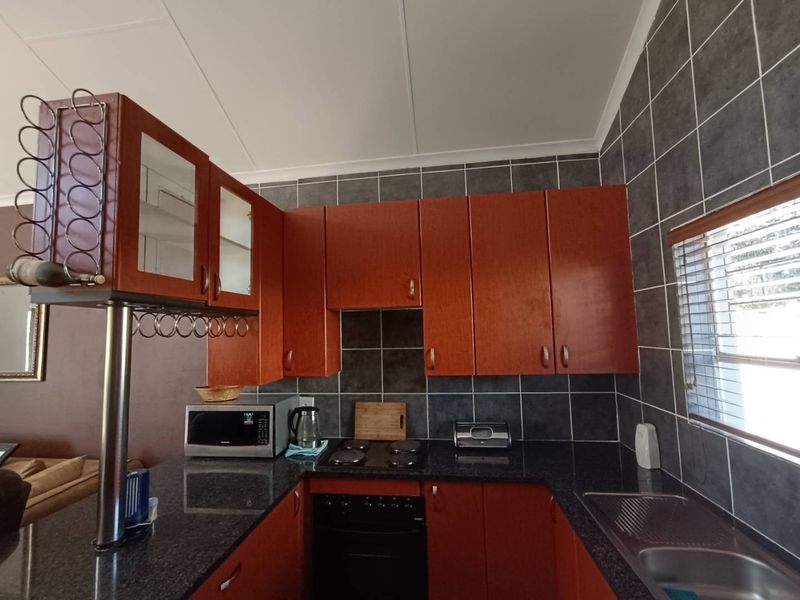 HEUWELSIG SECURITY ESTATE - CENTURION - 3 BEDROOMS - 2 BATH - Photo 9