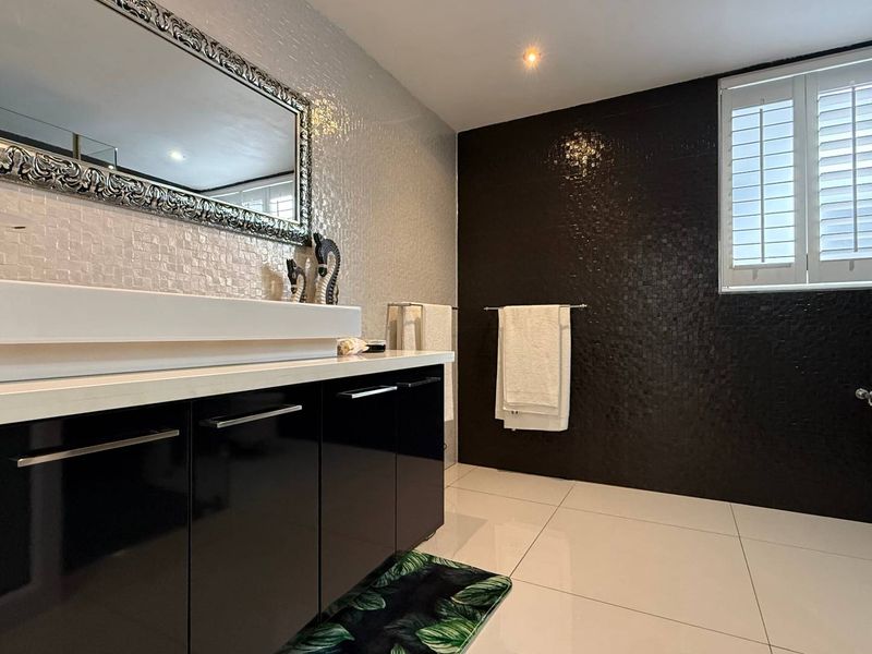 Ultra modern 3 bedroom /2 bedroom with a study in the heart of Faerie Glen - Photo 10